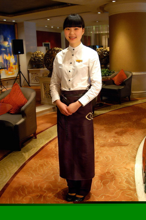 你會讓你的女朋友去做餐飲服務(wù)員嗎?