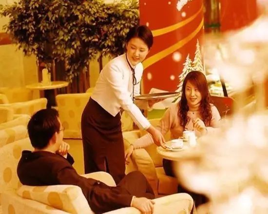 餐飲服務(wù)中的26個尷尬場景,優(yōu)秀服務(wù)員