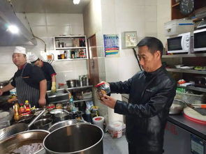 市區(qū)兩級市場監(jiān)督管理局檢查規(guī)范回民區(qū)餐飲服務(wù)單位 助推首府 三城同創(chuàng)