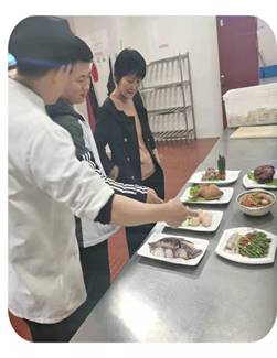 學(xué)員餐廳召開提升服務(wù)現(xiàn)場會